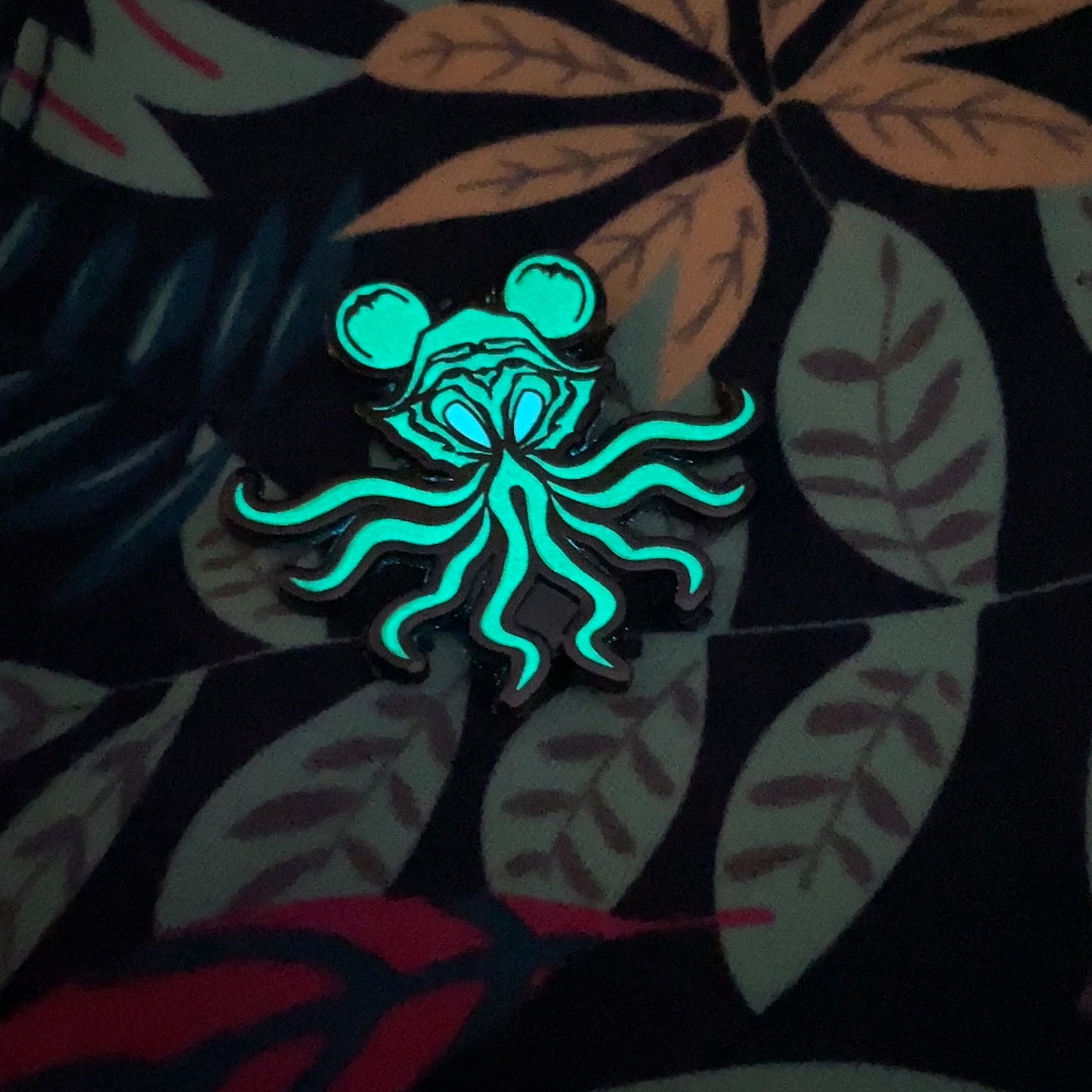 Mark of the Elder Mouse Pin (Glow Variant)