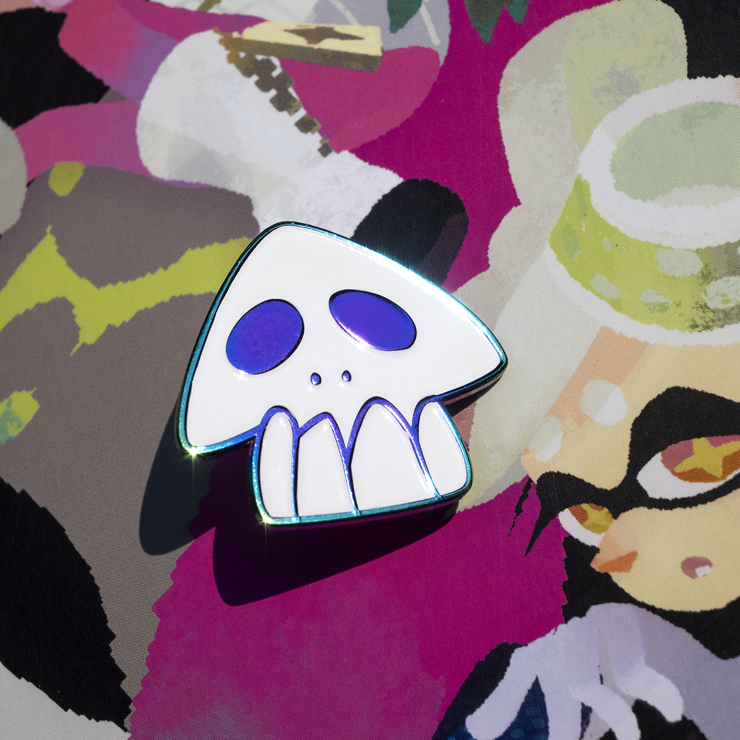 Squidbeak Splatoon Squid Skull Pin (Rainbow Plated Edition)